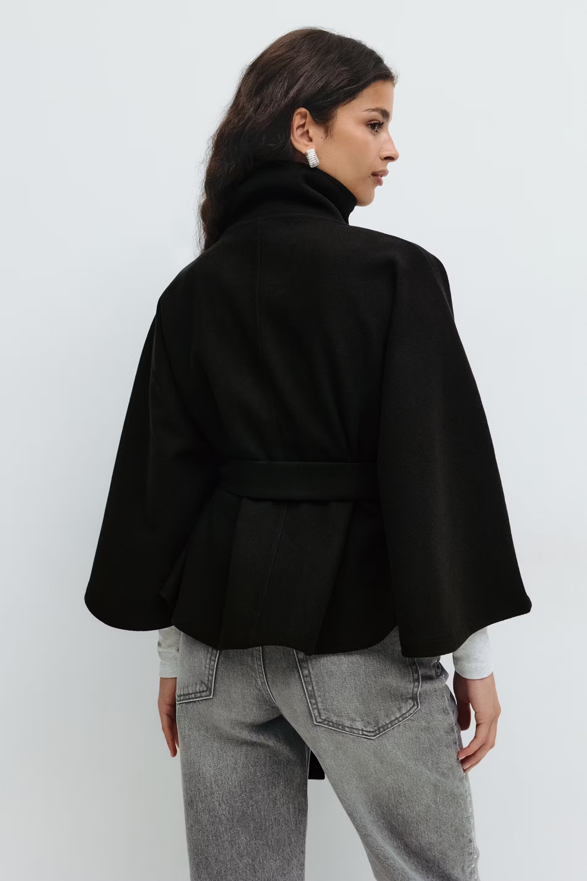 THALINDRAE – ELEGANT WOMEN’S BELTED COAT